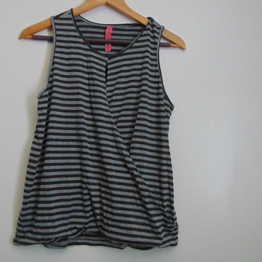 Women's Brand New Eight Sixty Shirt Size M Black and Gray Striped BNWOT